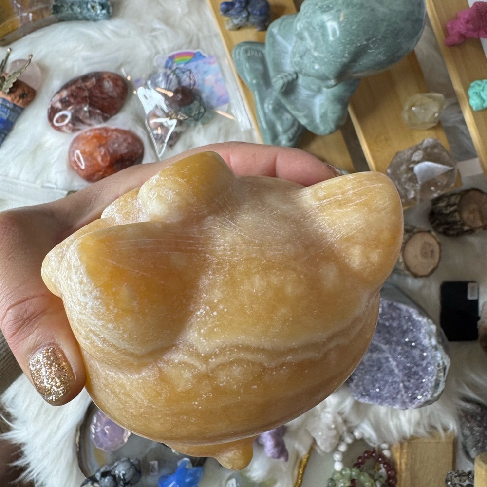 4.4 Pound Orange Calcite Hello Kitty Crystal Carving! Sanrio! Huge! NEW!! - Picture 3 of 3